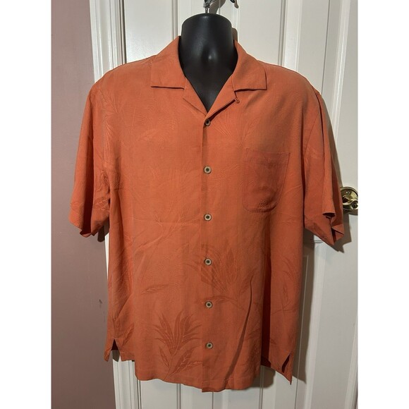 Tommy Bahama Other - Tommy Bahama Button Up Shirt Mens Large Peach Embedded Leaf Design 100% Silk